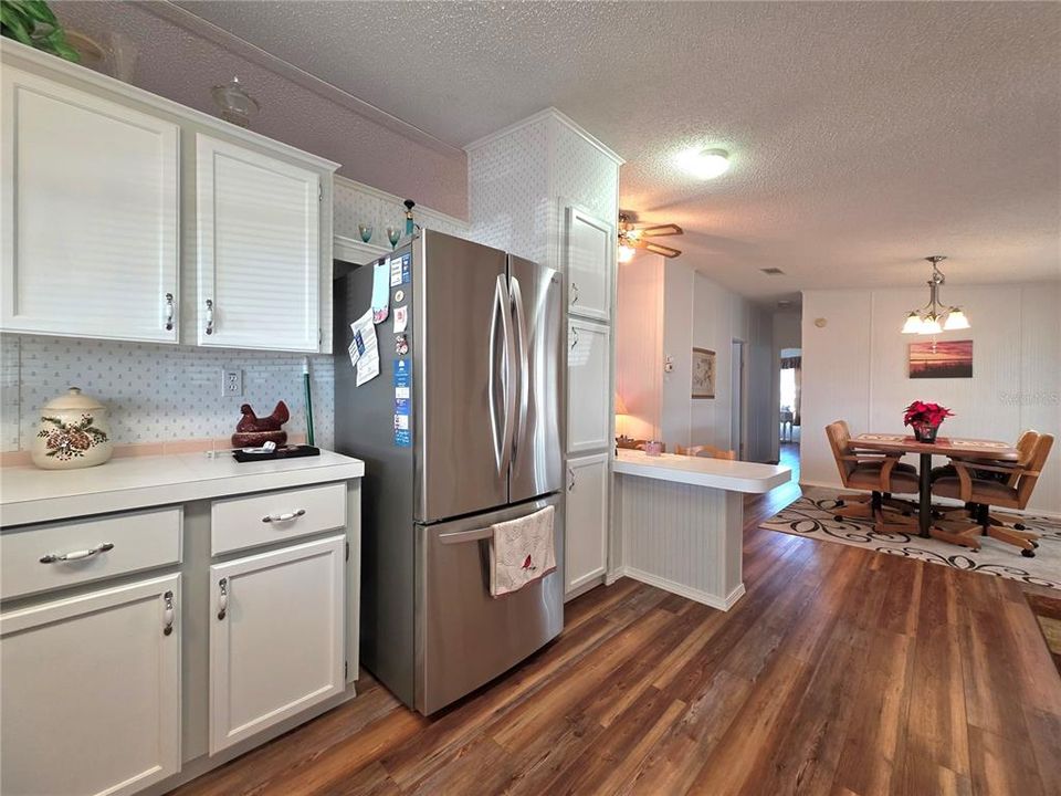 For Sale: $227,000 (2 beds, 2 baths, 1268 Square Feet)