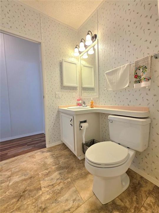 For Sale: $227,000 (2 beds, 2 baths, 1268 Square Feet)