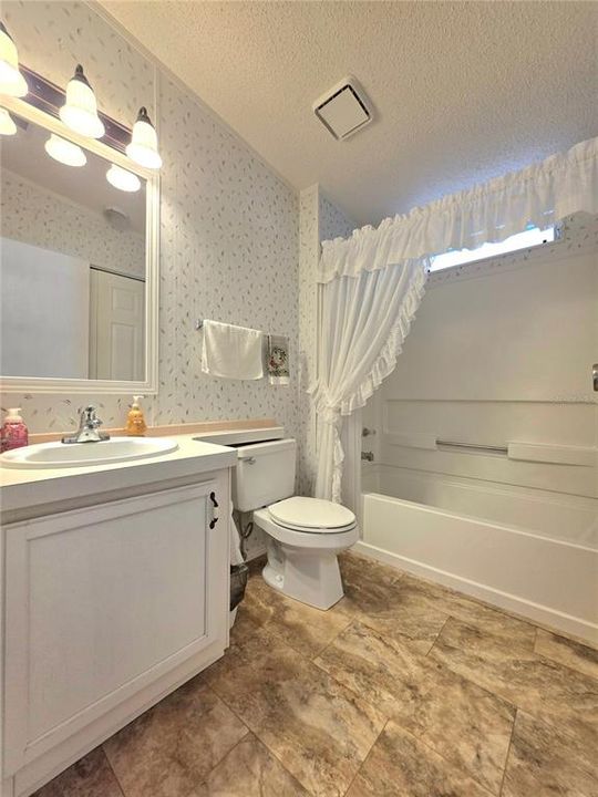 For Sale: $227,000 (2 beds, 2 baths, 1268 Square Feet)