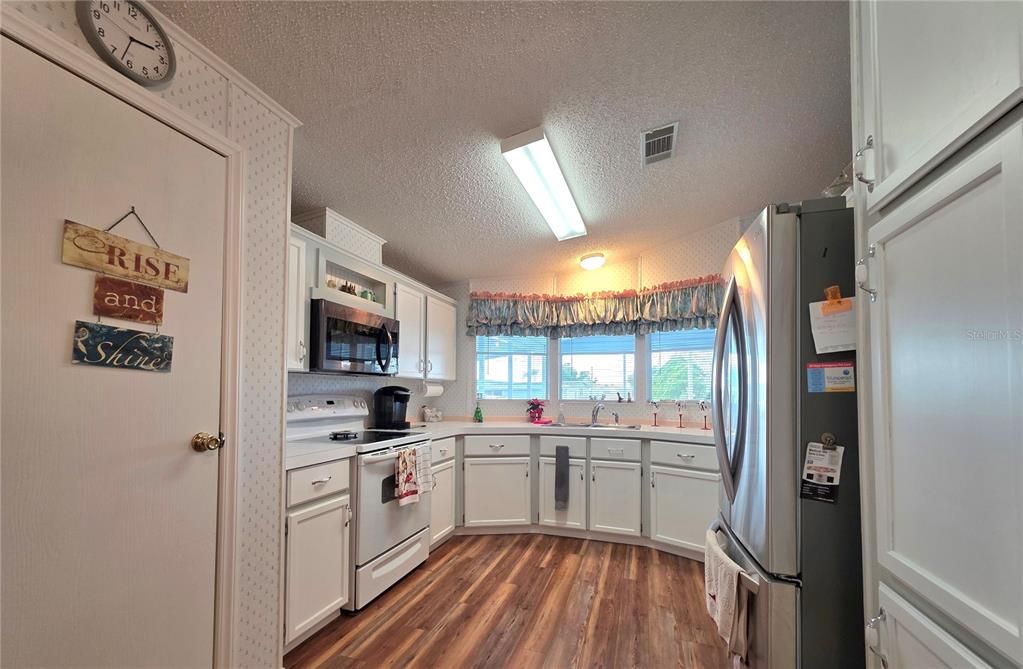 For Sale: $227,000 (2 beds, 2 baths, 1268 Square Feet)