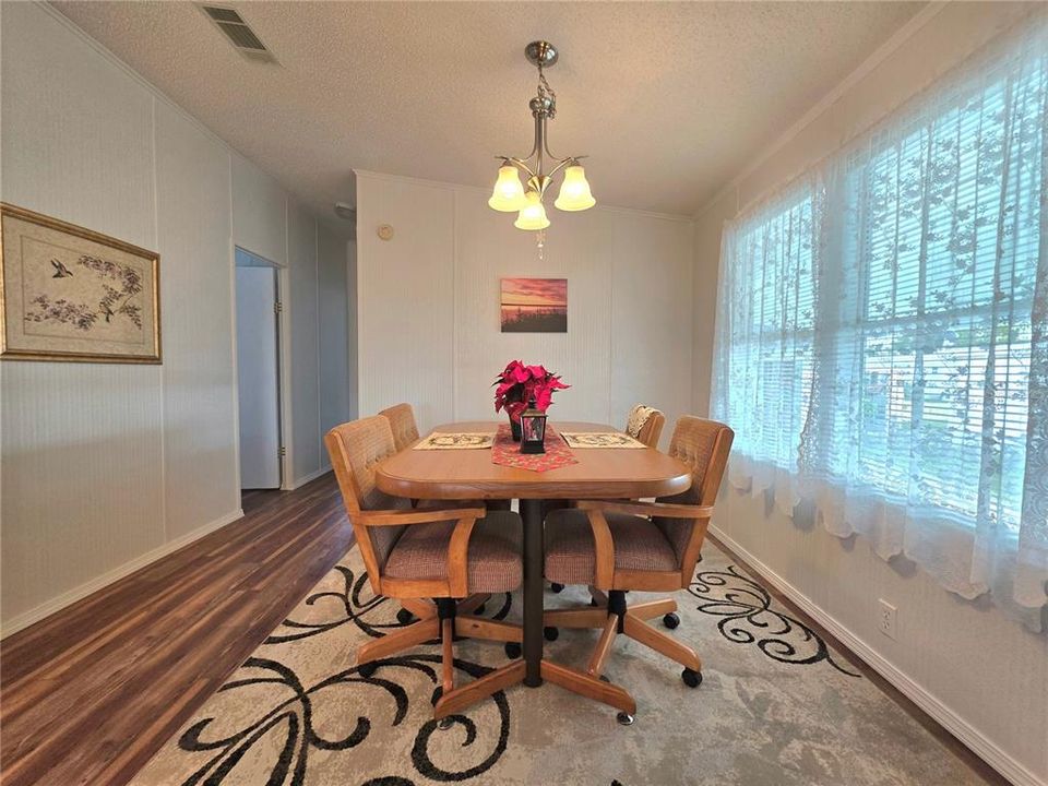 For Sale: $227,000 (2 beds, 2 baths, 1268 Square Feet)