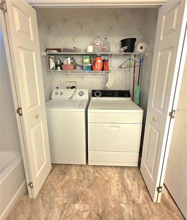 For Sale: $227,000 (2 beds, 2 baths, 1268 Square Feet)