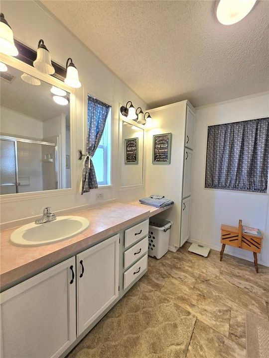 For Sale: $227,000 (2 beds, 2 baths, 1268 Square Feet)