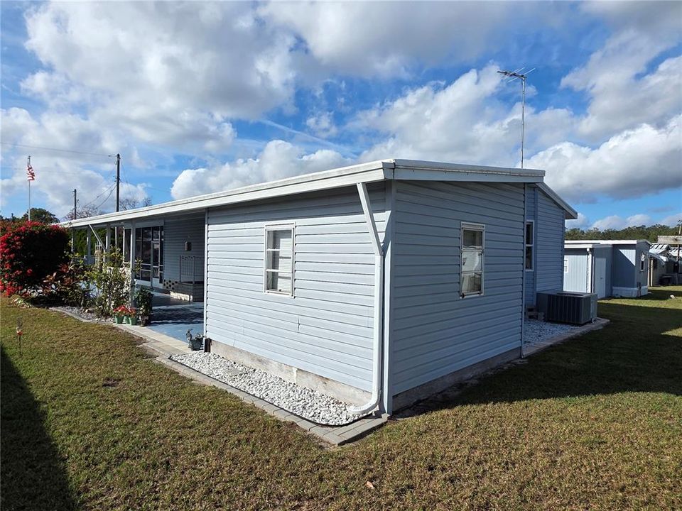 For Sale: $227,000 (2 beds, 2 baths, 1268 Square Feet)