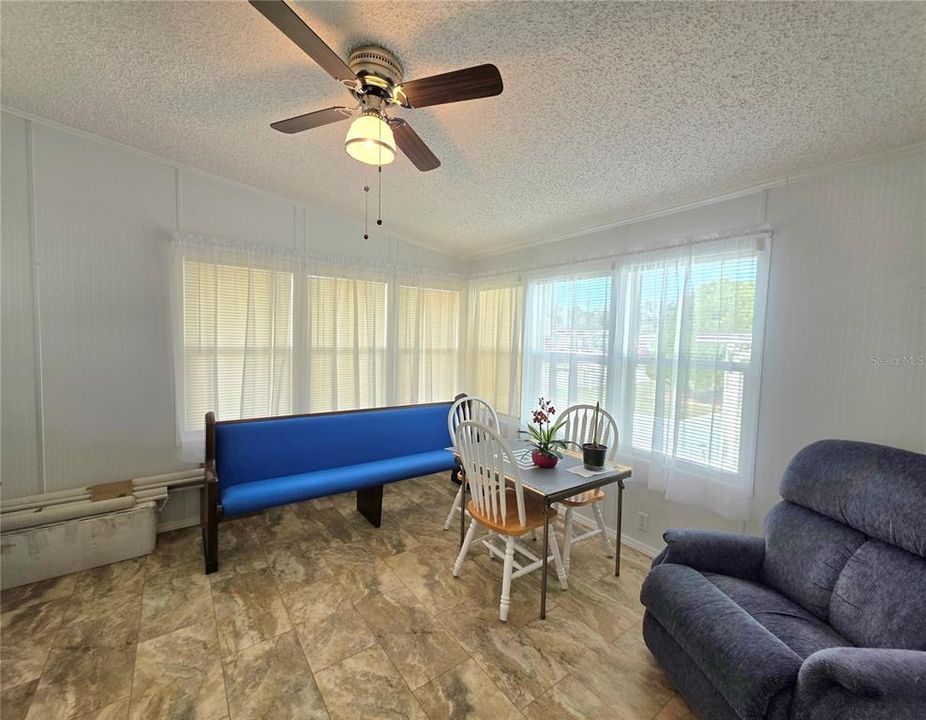 For Sale: $227,000 (2 beds, 2 baths, 1268 Square Feet)