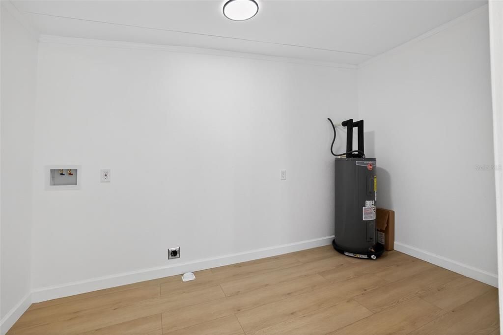 En Venta: $319,990 (4 camas, 2 baños, 2052 Pies cuadrados)