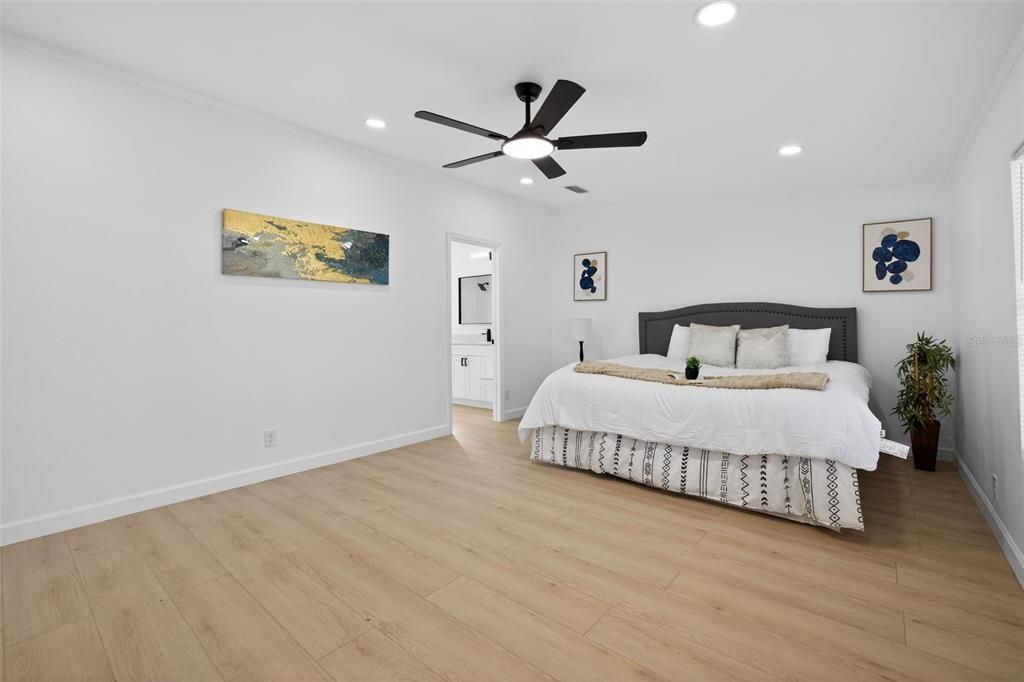 En Venta: $319,990 (4 camas, 2 baños, 2052 Pies cuadrados)