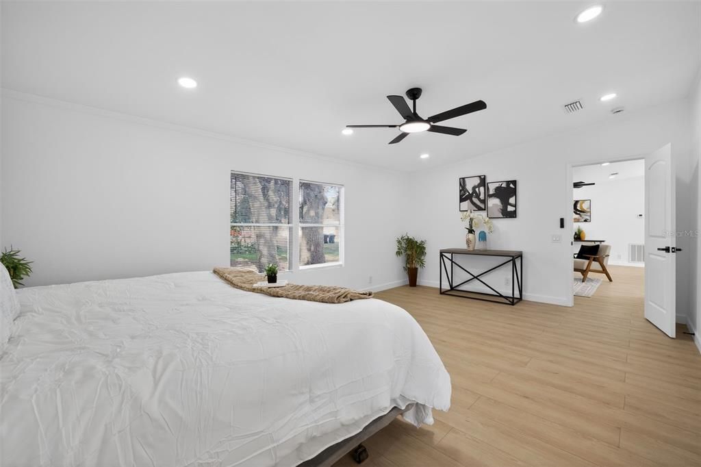 En Venta: $319,990 (4 camas, 2 baños, 2052 Pies cuadrados)