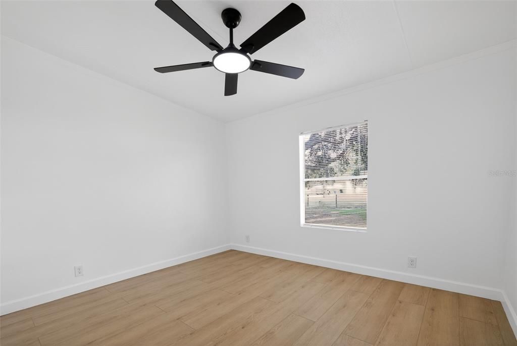 En Venta: $319,990 (4 camas, 2 baños, 2052 Pies cuadrados)