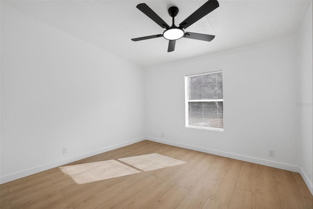 En Venta: $319,990 (4 camas, 2 baños, 2052 Pies cuadrados)