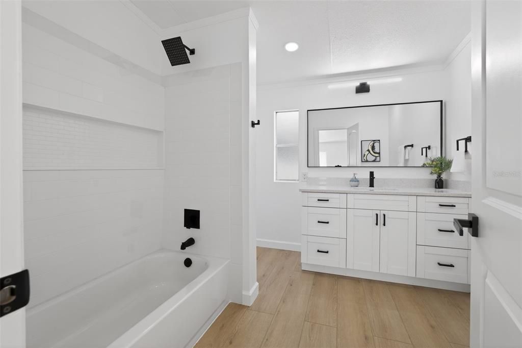 En Venta: $319,990 (4 camas, 2 baños, 2052 Pies cuadrados)