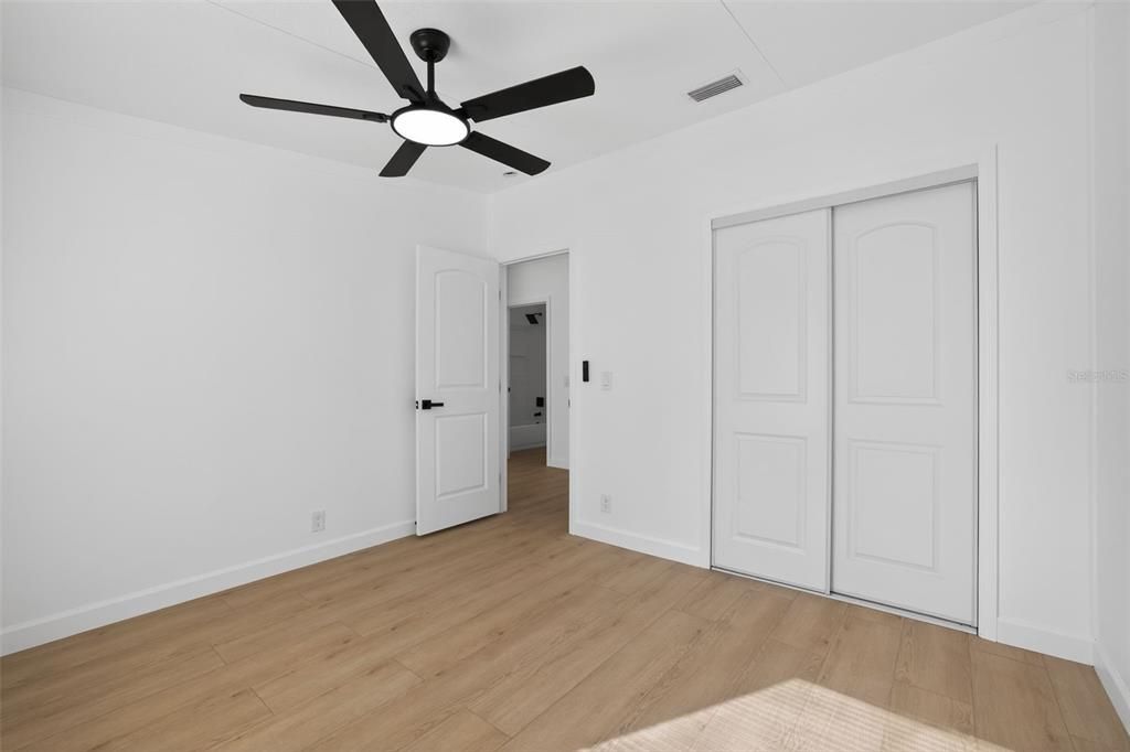 En Venta: $319,990 (4 camas, 2 baños, 2052 Pies cuadrados)