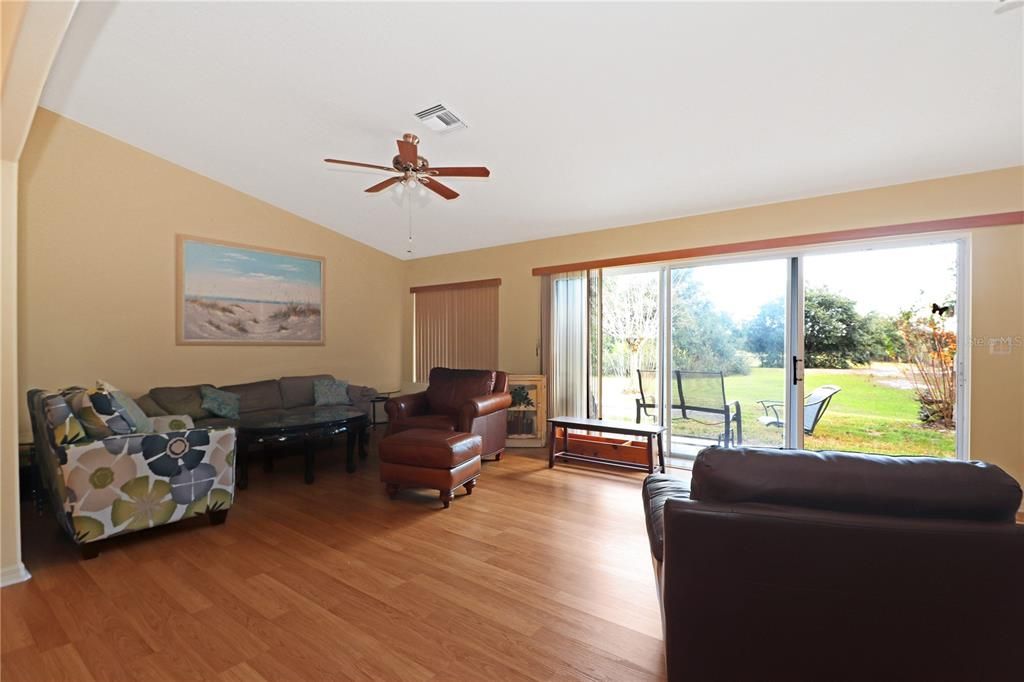 出租: $2,600 (3 贝兹, 2 浴室, 2869 平方英尺)