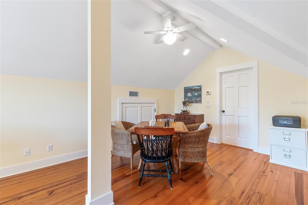 На продажу: $4,750,000 (4 спален, 4 ванн, 4039 Квадратных фут)