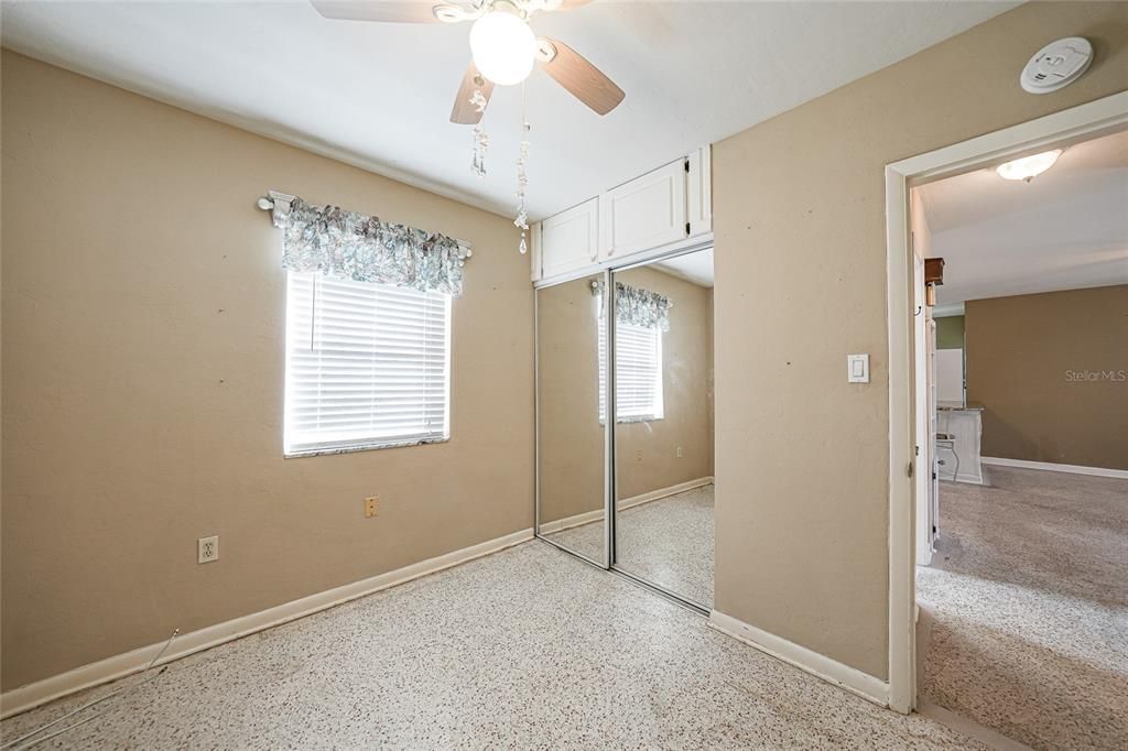 For Sale: $160,000 (2 beds, 1 baths, 816 Square Feet)