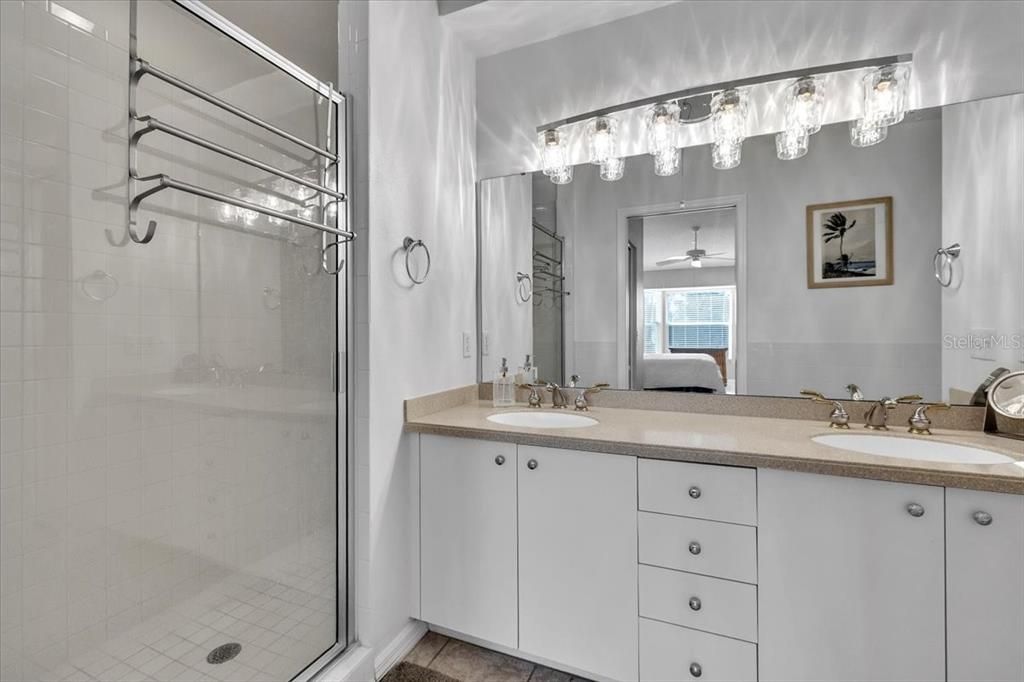 For Sale: $345,000 (2 beds, 2 baths, 1333 Square Feet)