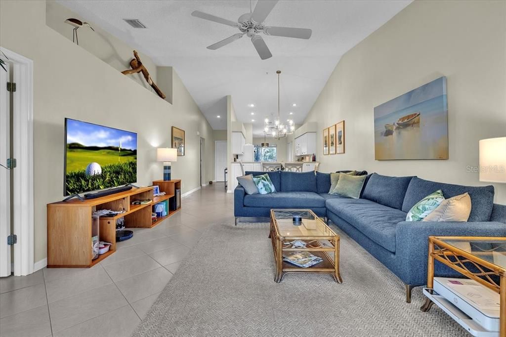 For Sale: $345,000 (2 beds, 2 baths, 1333 Square Feet)