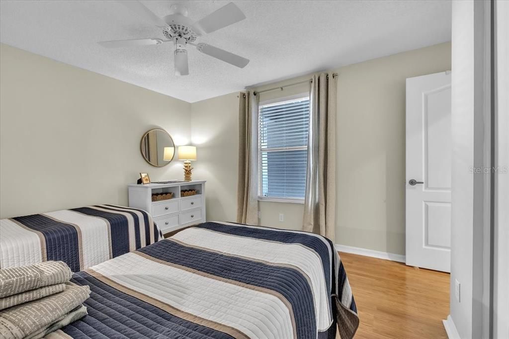 For Sale: $345,000 (2 beds, 2 baths, 1333 Square Feet)