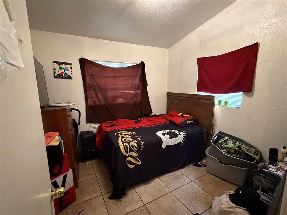 For Sale: $249,000 (3 beds, 2 baths, 944 Square Feet)