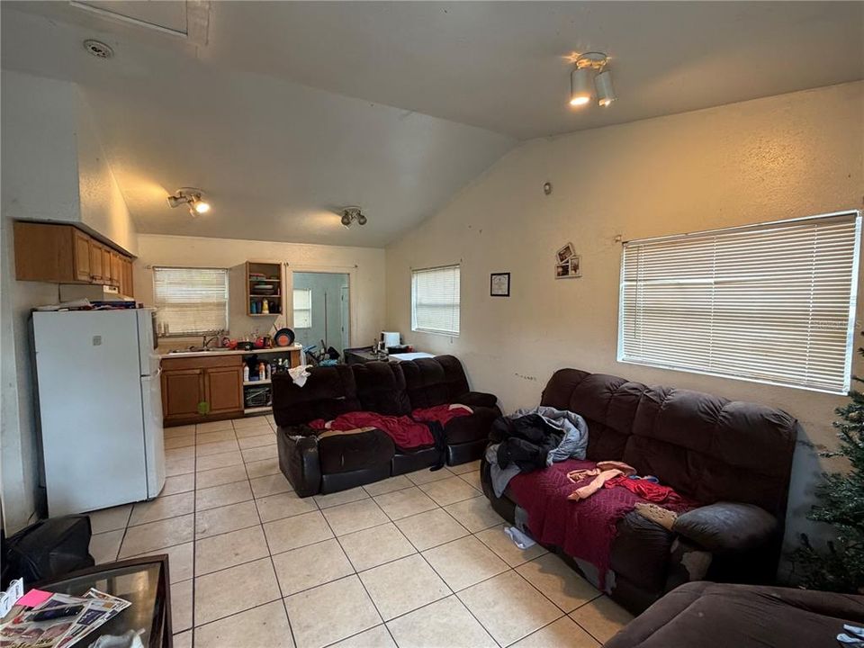 For Sale: $249,000 (3 beds, 2 baths, 944 Square Feet)