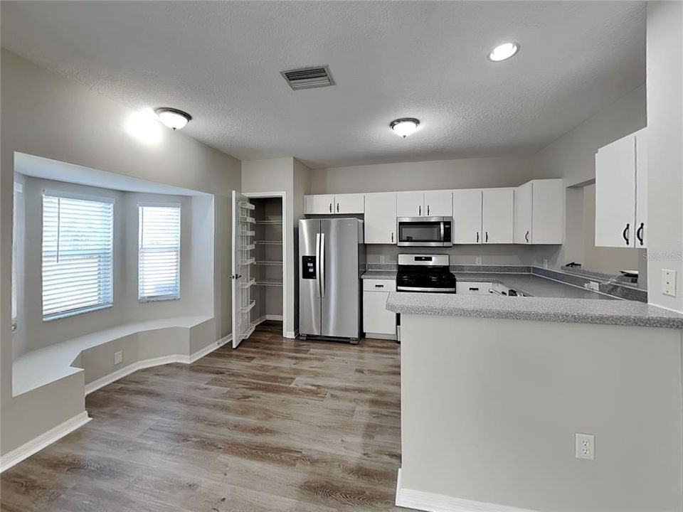 В аренду: $2,059 (4 спален, 2 ванн, 1784 Квадратных фут)