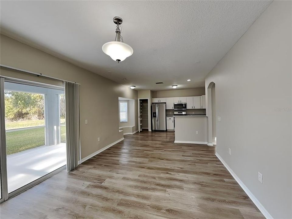 В аренду: $2,059 (4 спален, 2 ванн, 1784 Квадратных фут)