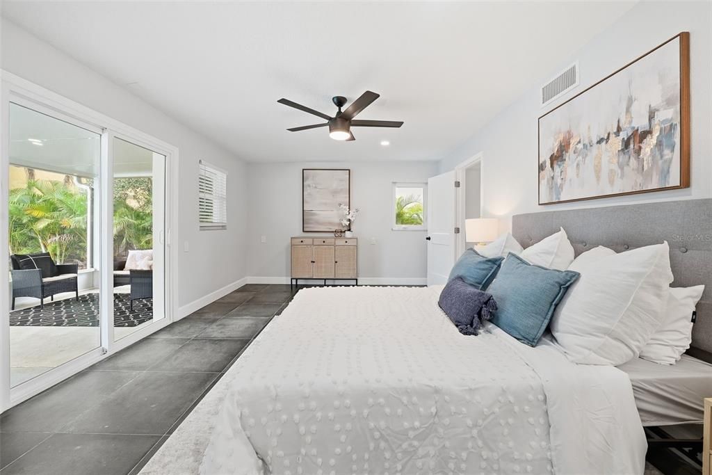 For Sale: $699,999 (4 beds, 2 baths, 1864 Square Feet)