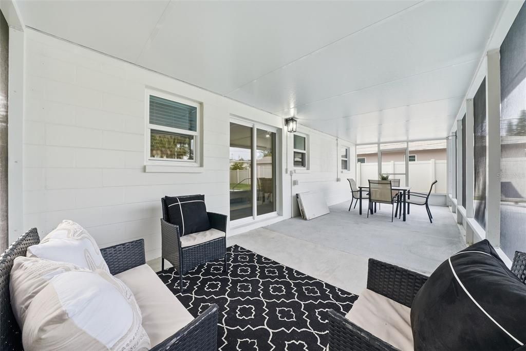 For Sale: $699,999 (4 beds, 2 baths, 1864 Square Feet)