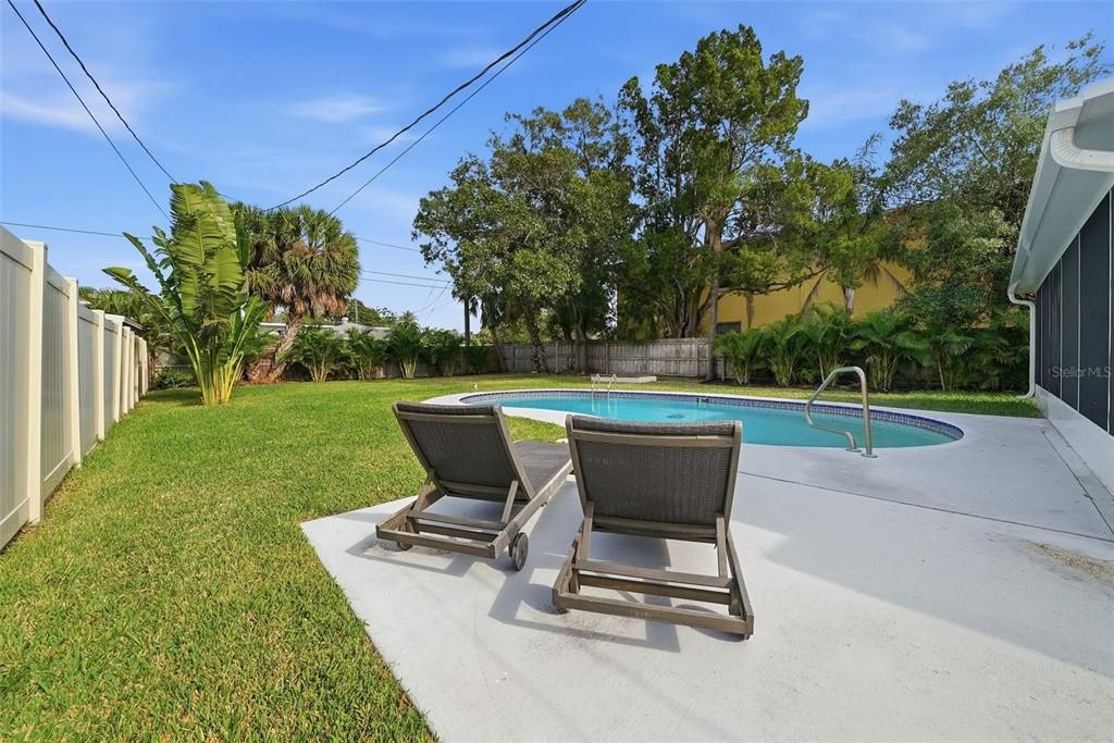 For Sale: $699,999 (4 beds, 2 baths, 1864 Square Feet)