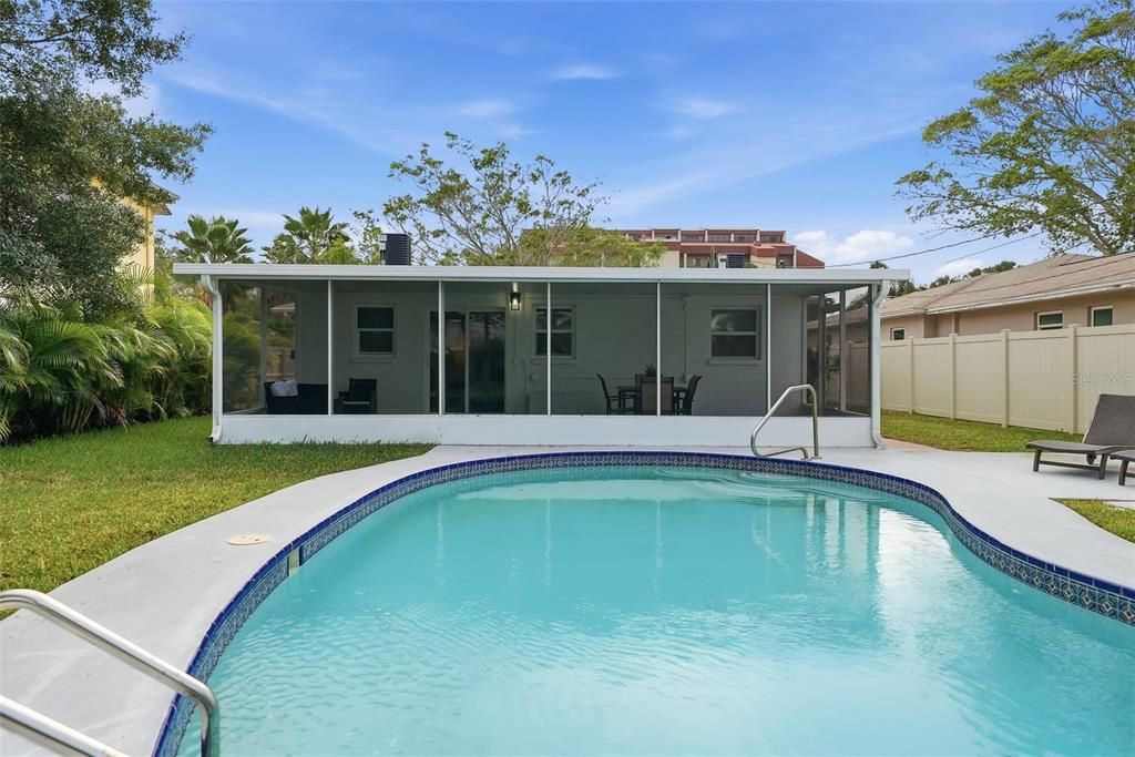 For Sale: $699,999 (4 beds, 2 baths, 1864 Square Feet)