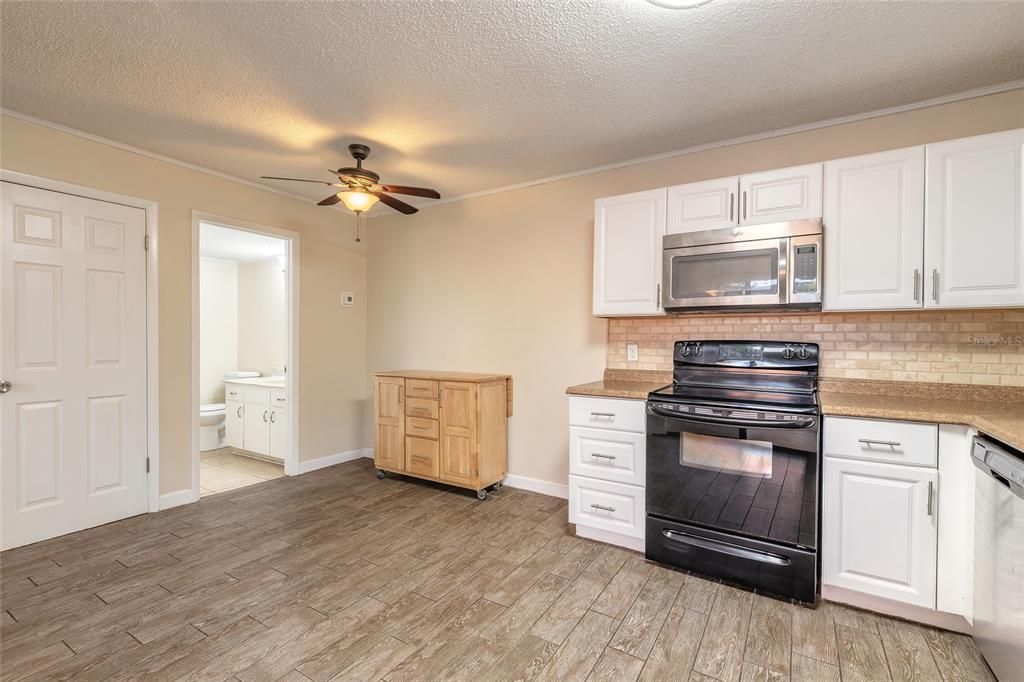 En Venta: $329,900 (2 camas, 2 baños, 1328 Pies cuadrados)