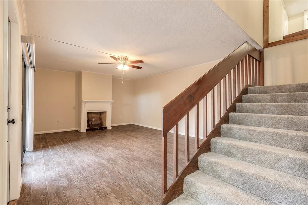 En Venta: $329,900 (2 camas, 2 baños, 1328 Pies cuadrados)