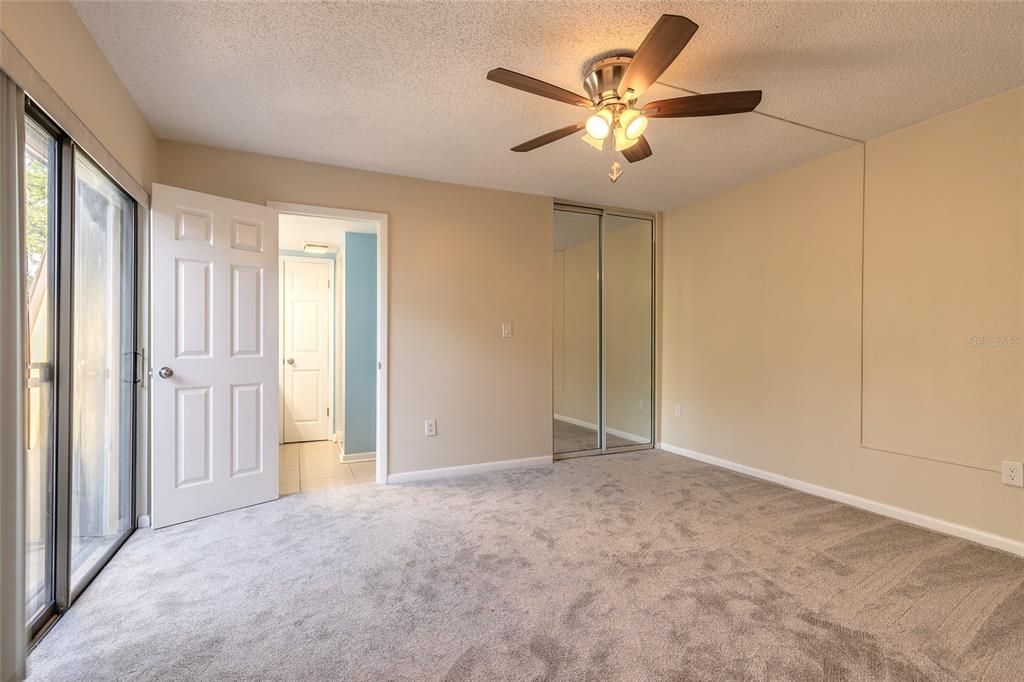 En Venta: $329,900 (2 camas, 2 baños, 1328 Pies cuadrados)