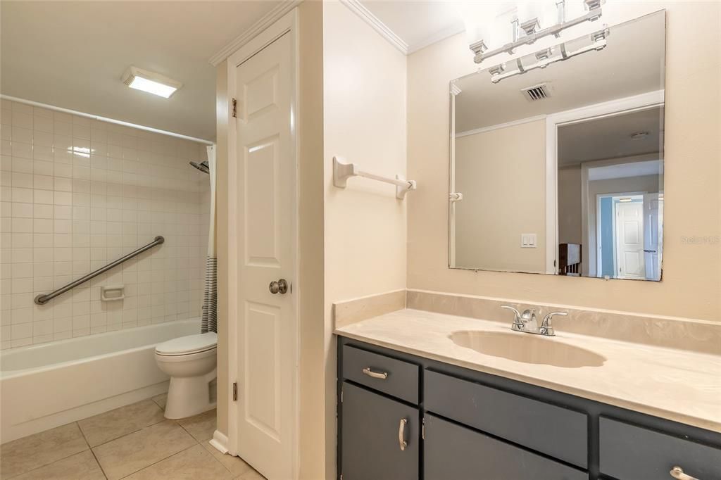 En Venta: $329,900 (2 camas, 2 baños, 1328 Pies cuadrados)