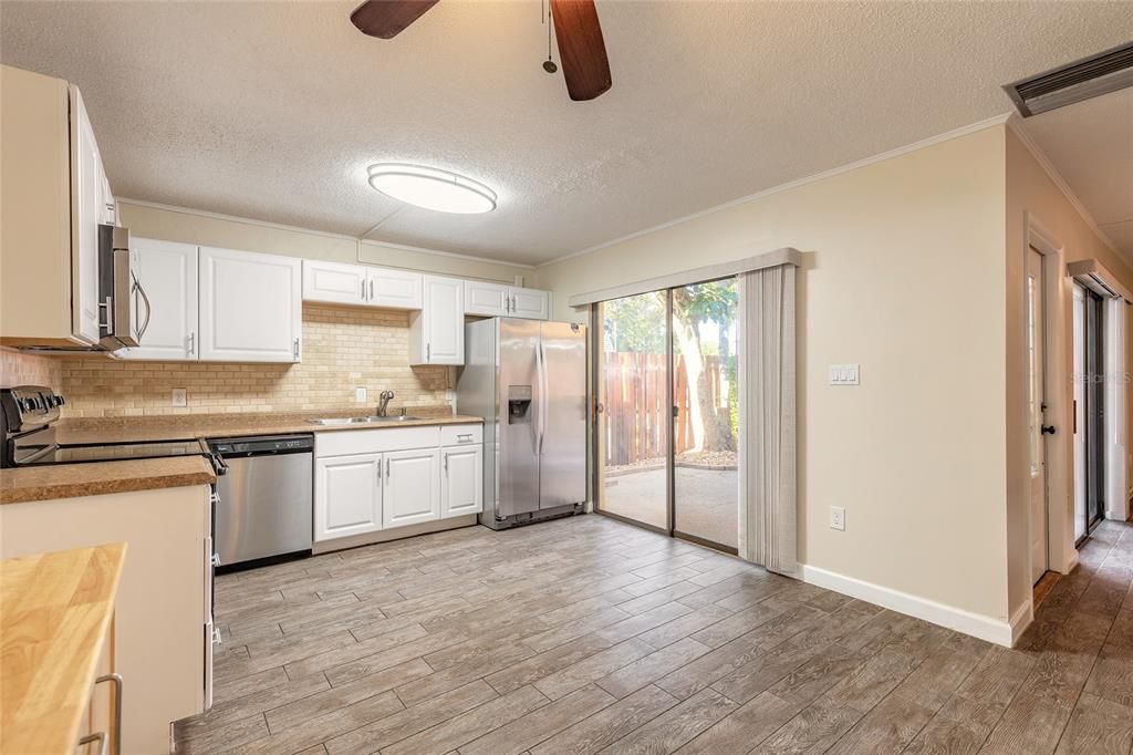 En Venta: $329,900 (2 camas, 2 baños, 1328 Pies cuadrados)