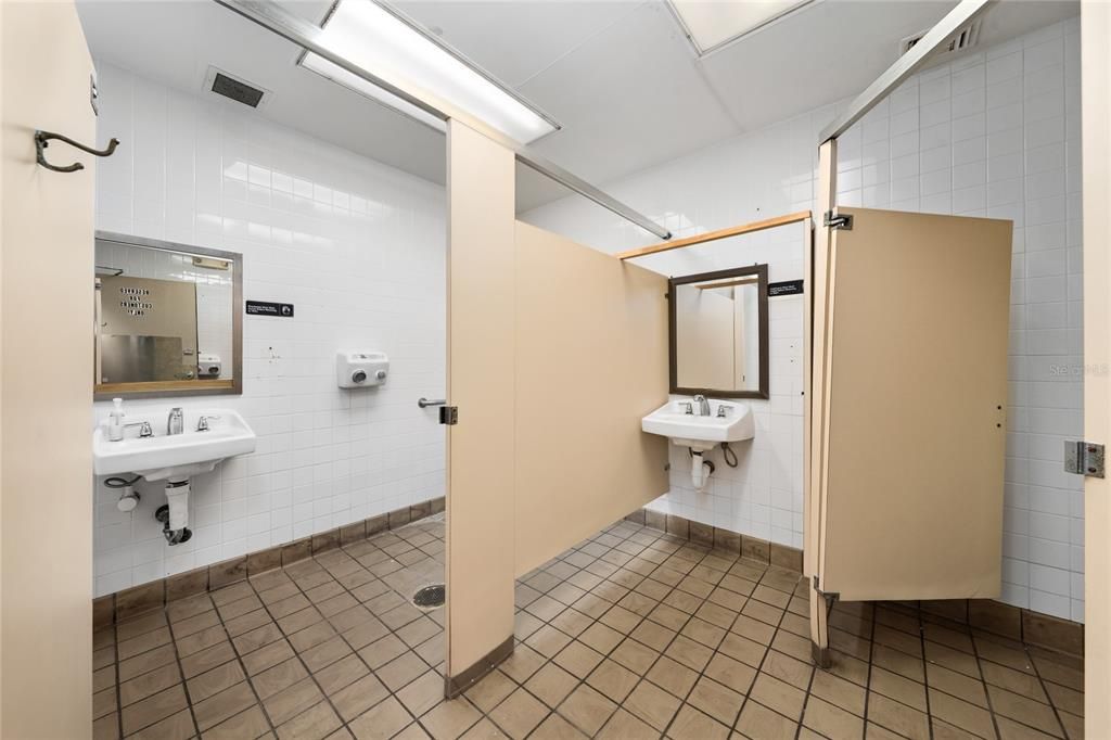 For Sale: $2,809 (0 beds, 0 baths, 3150 Square Feet)