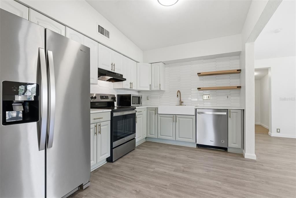 出租: $2,250 (3 贝兹, 1 浴室, 1520 平方英尺)