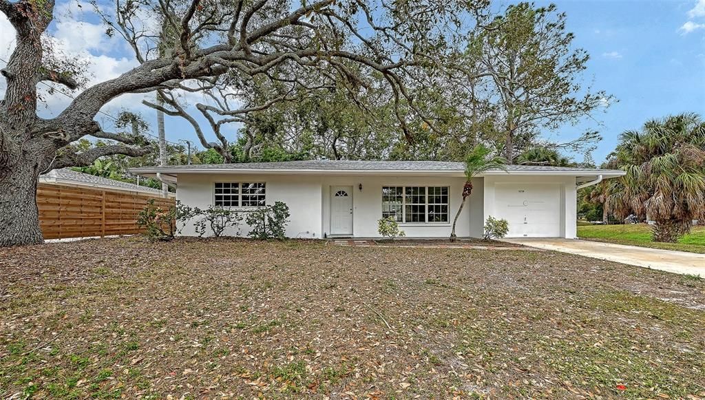 На продажу: $349,900 (3 спален, 2 ванн, 1285 Квадратных фут)