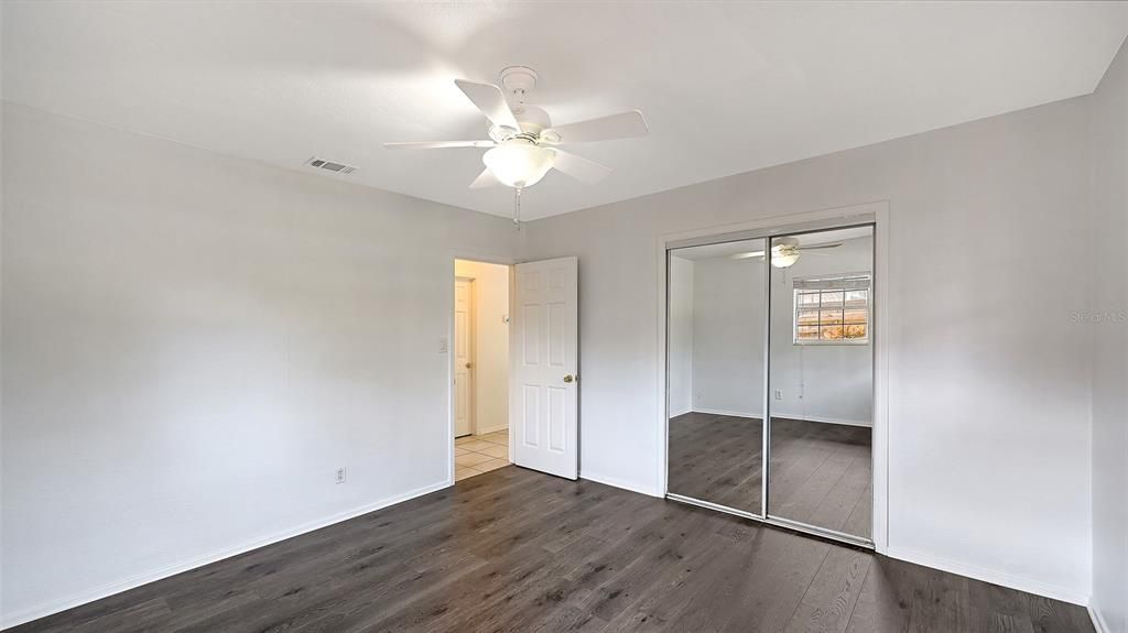 На продажу: $349,900 (3 спален, 2 ванн, 1285 Квадратных фут)