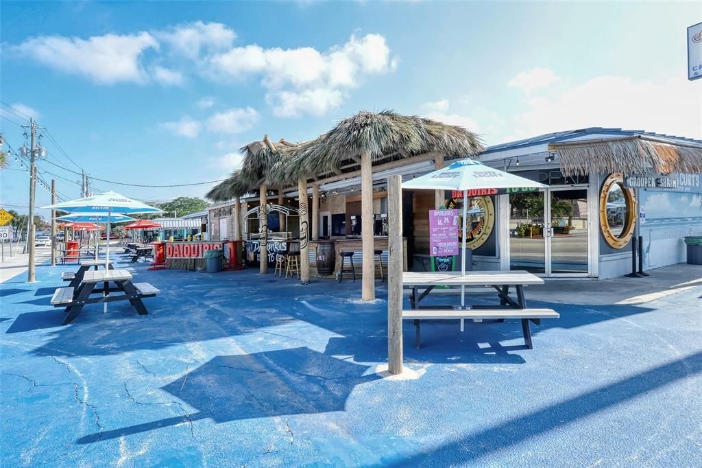 На продажу: $349,900 (3 спален, 2 ванн, 1285 Квадратных фут)