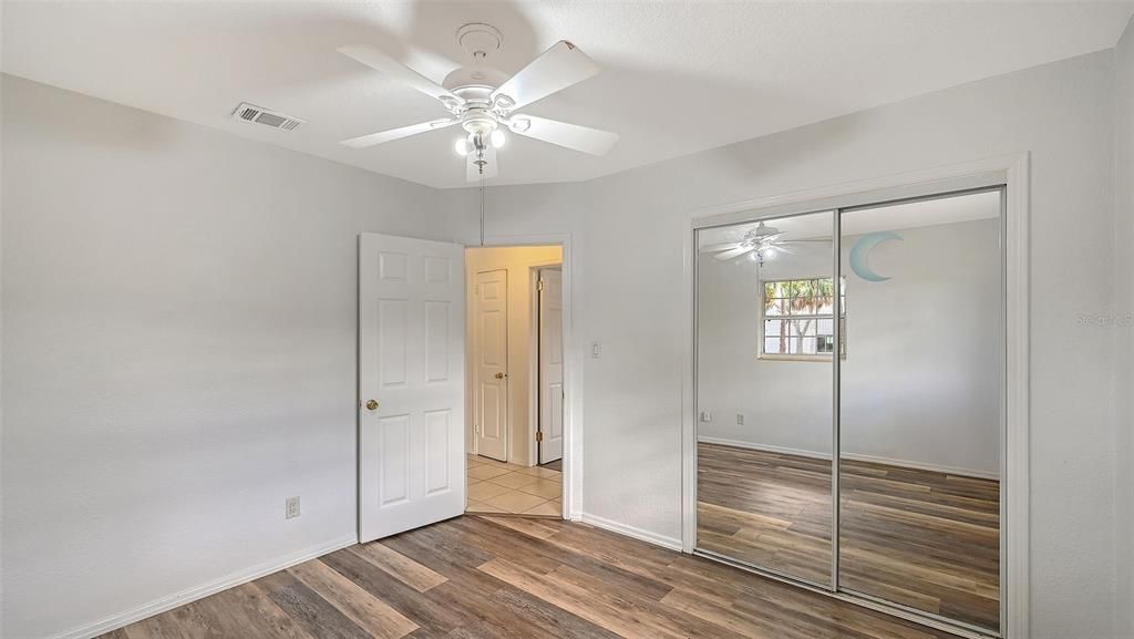 На продажу: $349,900 (3 спален, 2 ванн, 1285 Квадратных фут)