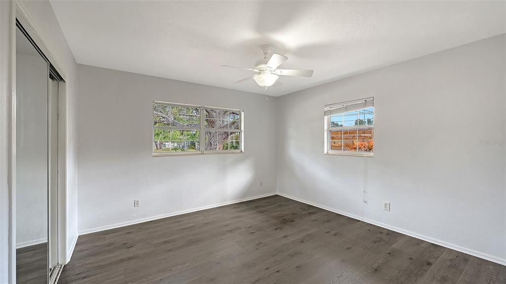 На продажу: $349,900 (3 спален, 2 ванн, 1285 Квадратных фут)