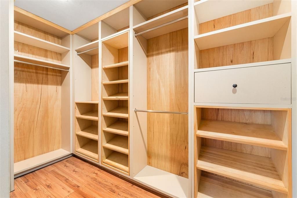 En Venta: $699,000 (4 camas, 3 baños, 3272 Pies cuadrados)