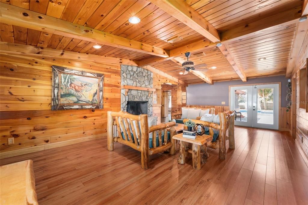 En Venta: $699,000 (4 camas, 3 baños, 3272 Pies cuadrados)