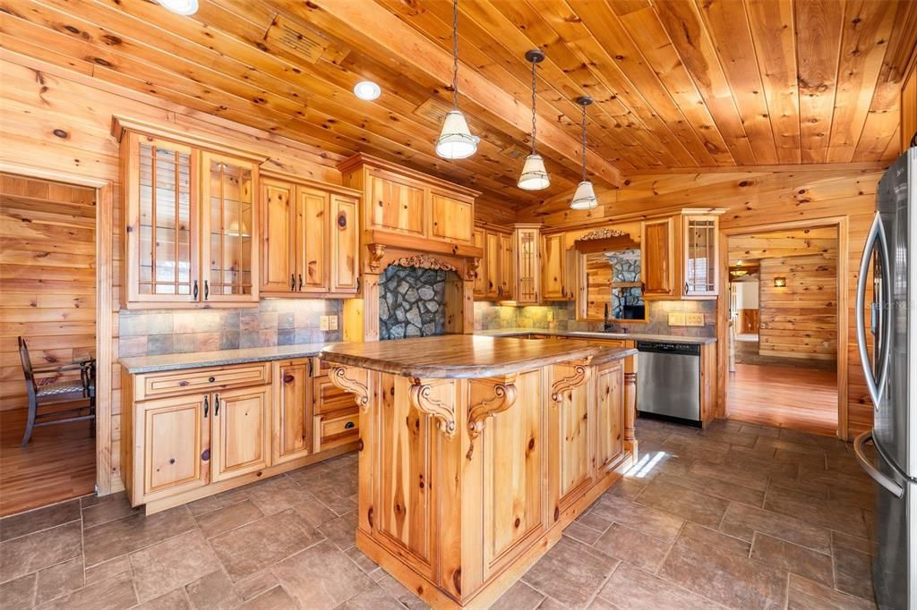 En Venta: $699,000 (4 camas, 3 baños, 3272 Pies cuadrados)