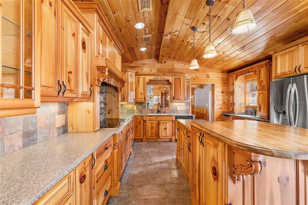 En Venta: $699,000 (4 camas, 3 baños, 3272 Pies cuadrados)