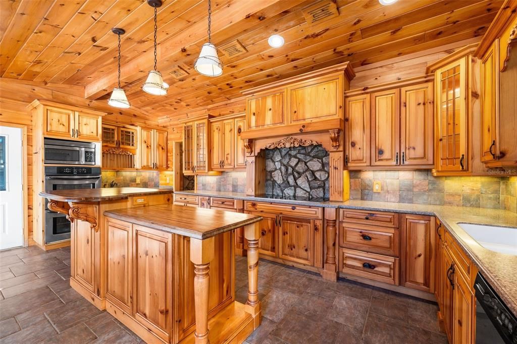 En Venta: $699,000 (4 camas, 3 baños, 3272 Pies cuadrados)