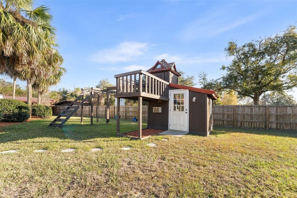 En Venta: $699,000 (4 camas, 3 baños, 3272 Pies cuadrados)