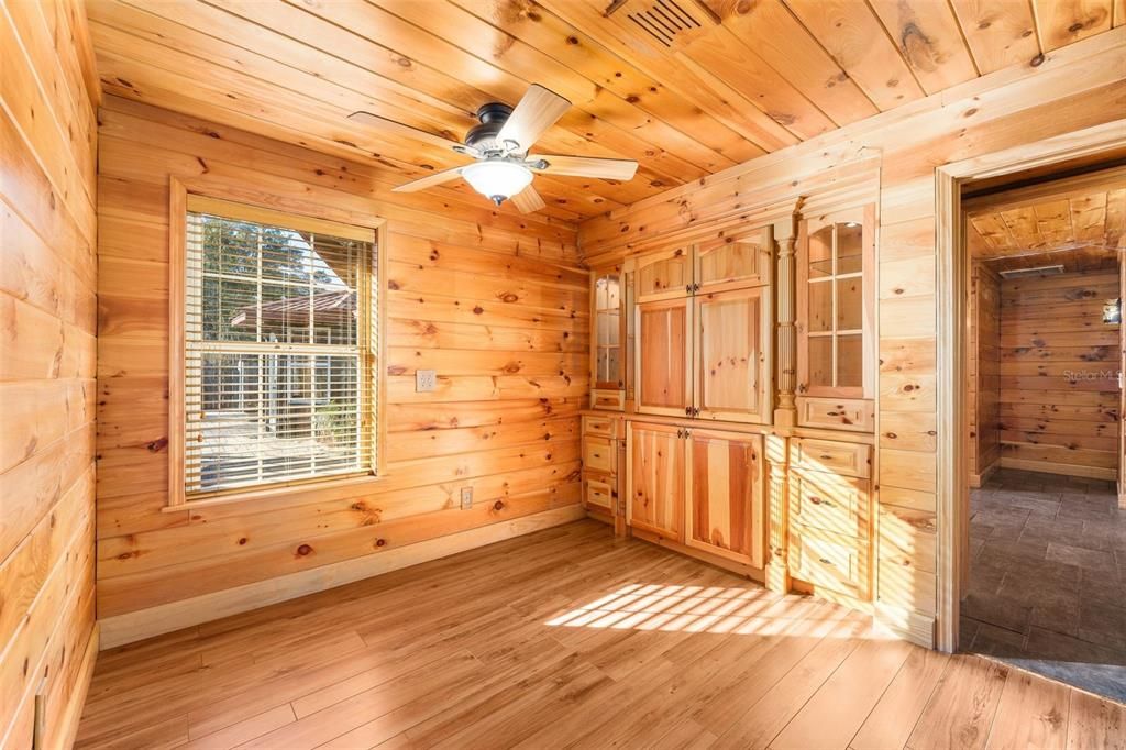 En Venta: $699,000 (4 camas, 3 baños, 3272 Pies cuadrados)