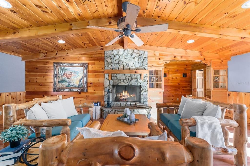 En Venta: $699,000 (4 camas, 3 baños, 3272 Pies cuadrados)